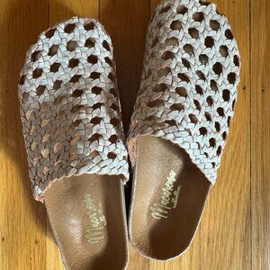 Huarache sandals slides clogs mules, like new